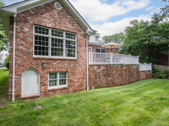 38 Mason Drive, Manhasset NY 11030