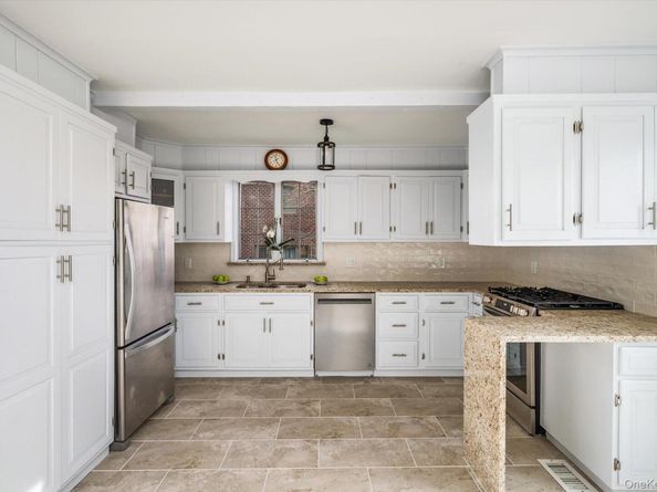 38 Mason Drive, Manhasset NY 11030