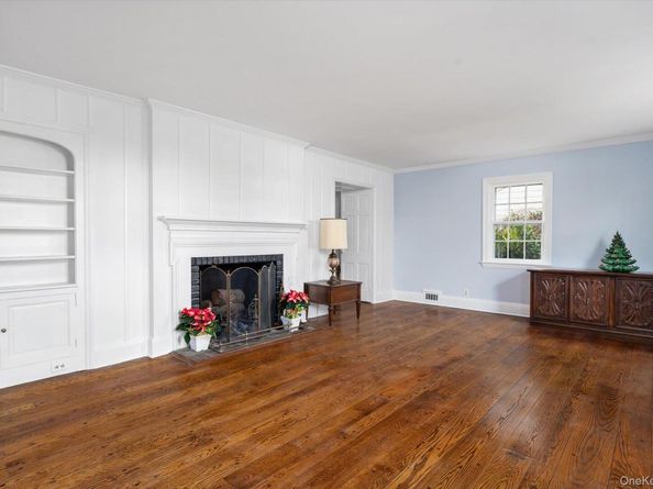 38 Mason Drive, Manhasset NY 11030