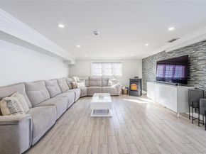 7 Dunhill Road, Manhasset Hills NY 11040