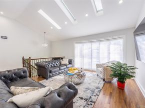 7 Dunhill Road, Manhasset Hills NY 11040