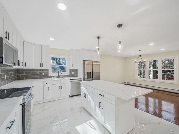 95 Berkshire Drive, Farmingville NY 11738