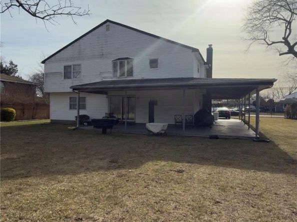 55 Parkway Avenue, Amityville NY 11701