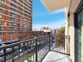 23-23 30th Road 3A, Astoria NY 11102