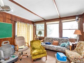 27 Deepdale Parkway, Roslyn Heights NY 11577