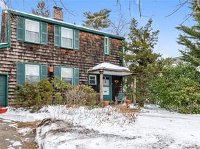 27 Deepdale Parkway, Roslyn Heights NY 11577