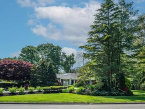 2 Yukon Drive, Woodbury NY 11797