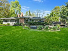 2 Yukon Drive, Woodbury NY 11797