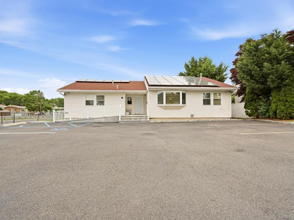 1 Arrowood Lane Lane, Melville NY 11747