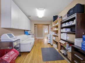 1 Arrowood Lane Lane, Melville NY 11747