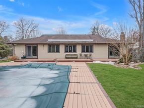 26 Julia Lane, East Northport NY 11731
