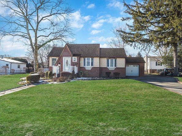 34 Pine Acres Boulevard, Deer Park NY 11729