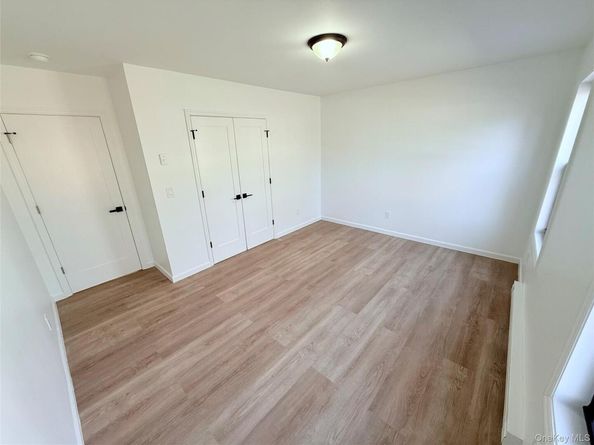 89 Oak Avenue, Shirley NY 11967