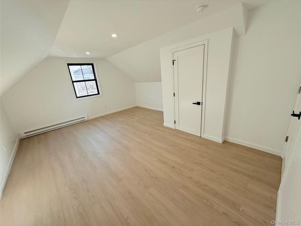 89 Oak Avenue, Shirley NY 11967