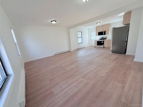 89 Oak Avenue, Shirley NY 11967