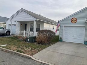 409 Village Circle N, Manorville NY 11949