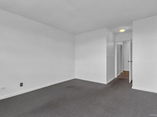 211-40 18th Avenue 6C, Bayside NY 11360