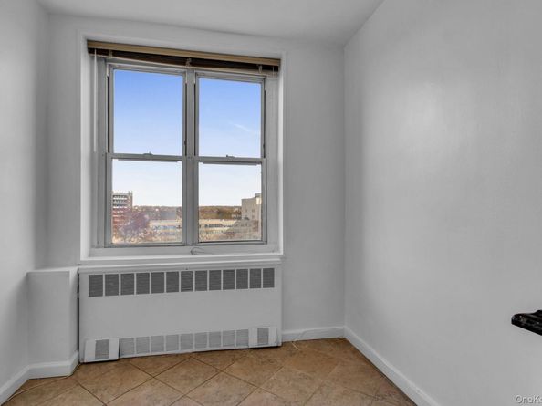 211-40 18th Avenue 6C, Bayside NY 11360