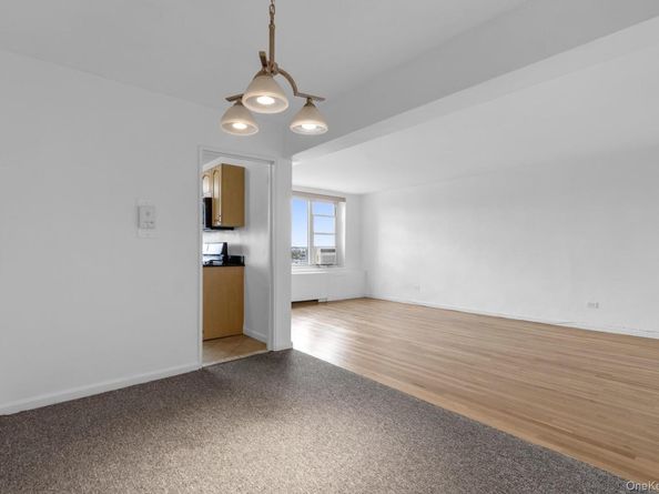 211-40 18th Avenue 6C, Bayside NY 11360