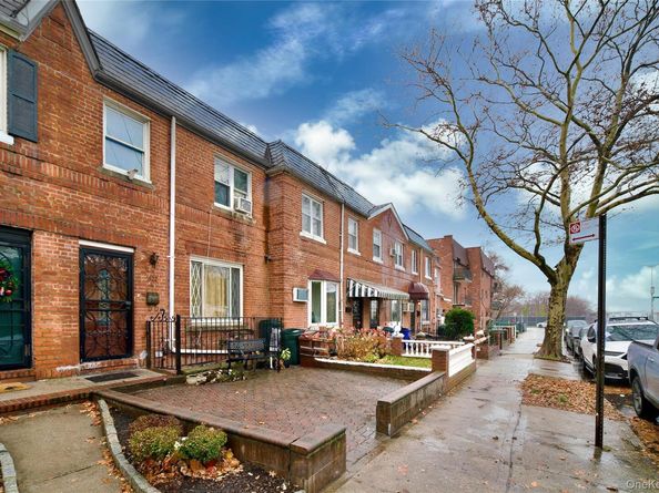 19-22 81 Street, East Elmhurst NY 11370