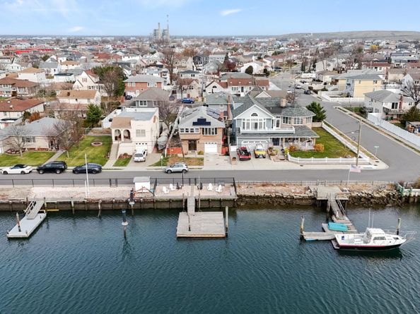 179 California Place N, Island Park NY 11558