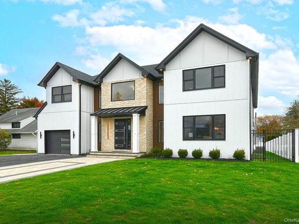 39 Forest Lane, Westbury NY 11590