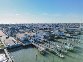 991 W Park Avenue, Long Beach NY 11561