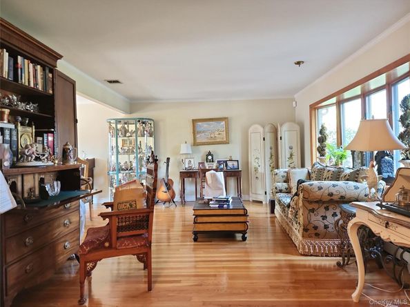 3 Dorset Way, Glen Cove NY 11542