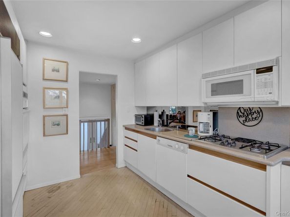 2988 Bond Drive, Merrick NY 11566