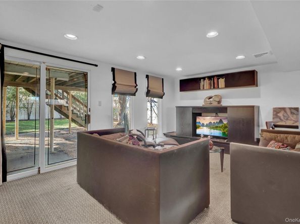 2988 Bond Drive, Merrick NY 11566