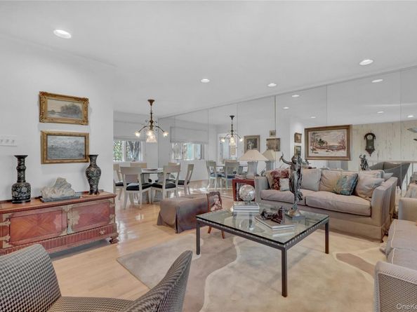 2988 Bond Drive, Merrick NY 11566