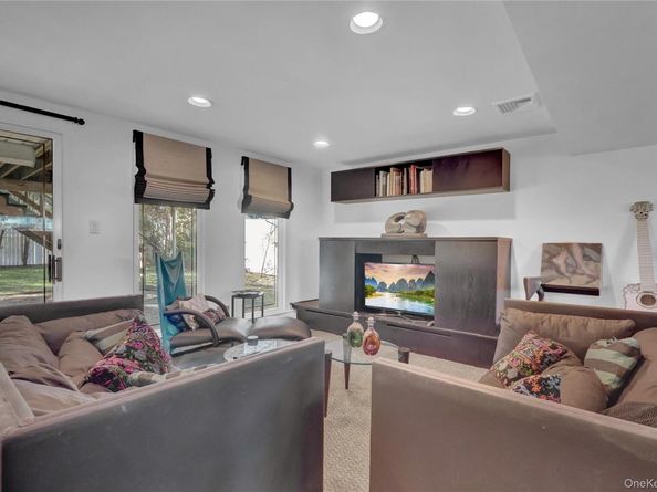 2988 Bond Drive, Merrick NY 11566