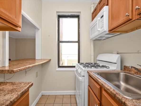 210 Martine Avenue 6M, White Plains NY 10601