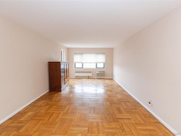 266 Pelham Road 4H, New Rochelle NY 10805