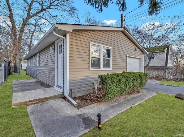 21 John Drive, Farmingville NY 11738