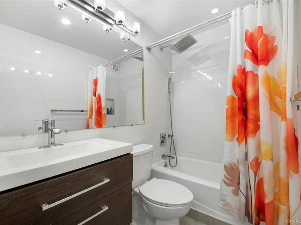 301 Cathedral Parkway 3M, New York (Manhattan) NY 10026