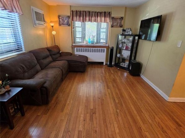 155-45 81 St. 81 18, Howard Beach NY 11414
