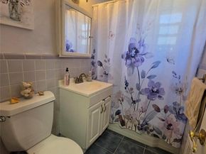 155-45 81 St. 81 18, Howard Beach NY 11414