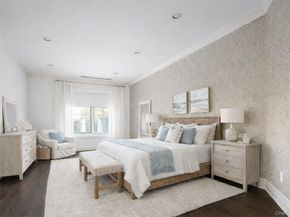 2000 Royal Court 2109, North Hills NY 11040