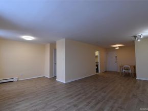 54-44 Little Neck Parkway 6V, Little Neck NY 11362