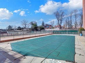 54-44 Little Neck Parkway 6V, Little Neck NY 11362