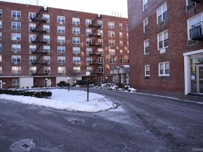 54-44 Little Neck Parkway 6V, Little Neck NY 11362