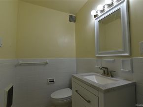 54-44 Little Neck Parkway 6V, Little Neck NY 11362