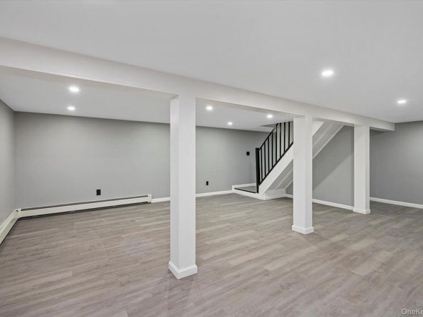 41 Embargo Place, North Babylon NY 11703