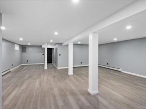 41 Embargo Place, North Babylon NY 11703