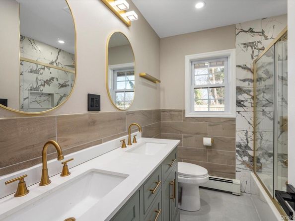 41 Embargo Place, North Babylon NY 11703