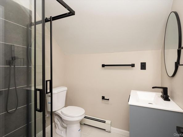 41 Embargo Place, North Babylon NY 11703