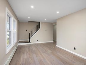 41 Embargo Place, North Babylon NY 11703