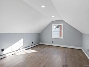 41 Embargo Place, North Babylon NY 11703