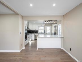 41 Embargo Place, North Babylon NY 11703